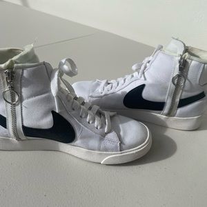 2019
Wmns Blazer Mid Rebel 'Summit white. Used great condition. Wore 2 times
